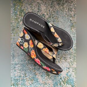 Vintage Y2K Rampage floral beaded platform thong slide sandals, size 8M